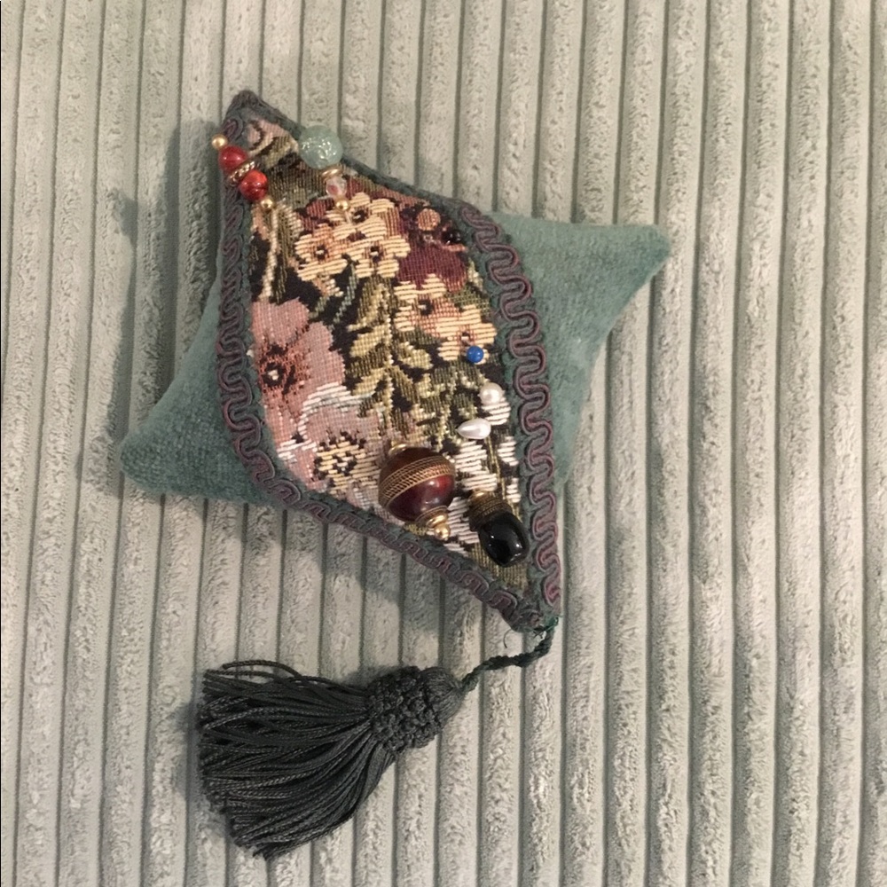 Hat Pins with Pin Cushion - Picture 4 of 5